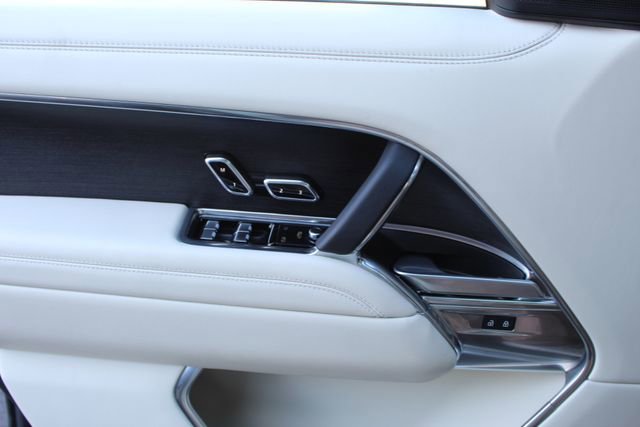 Used 2024 Land Rover Range Rover SE image 18