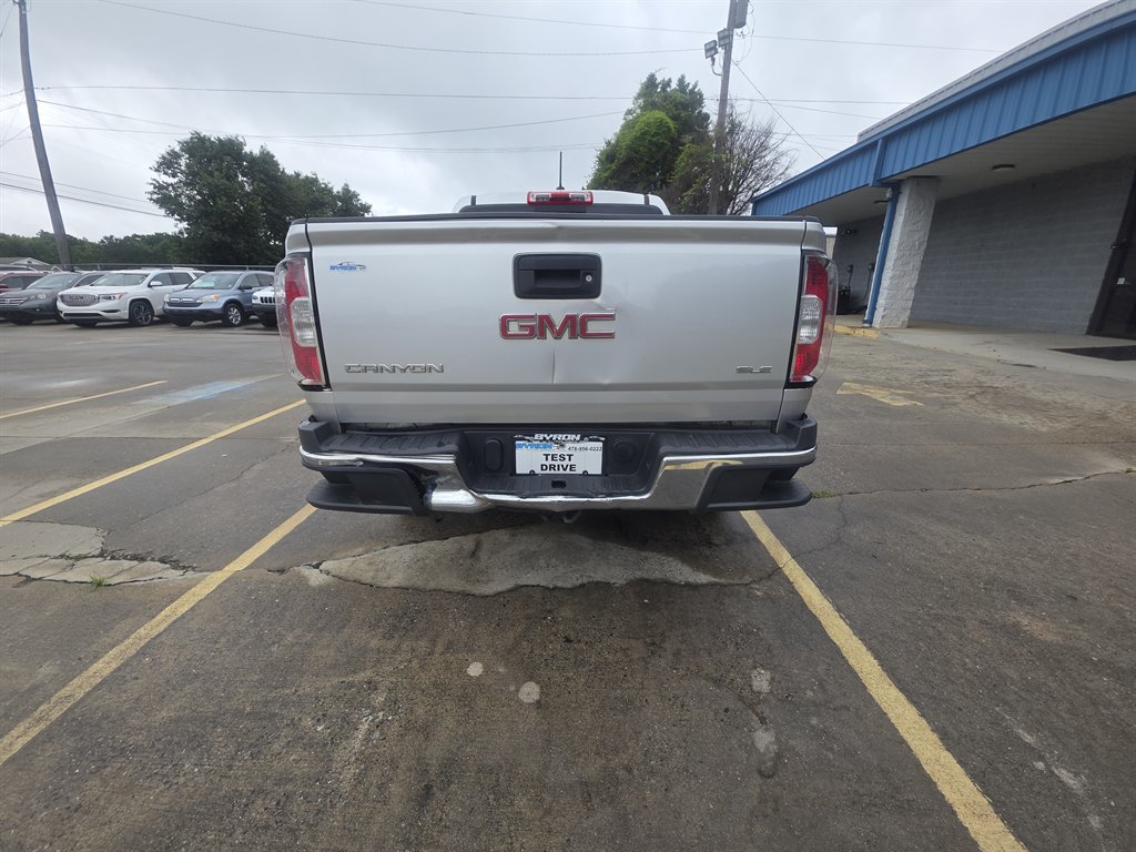 Used 2016 GMC Canyon SLE w/ SLE Convenience Package RWD image 2