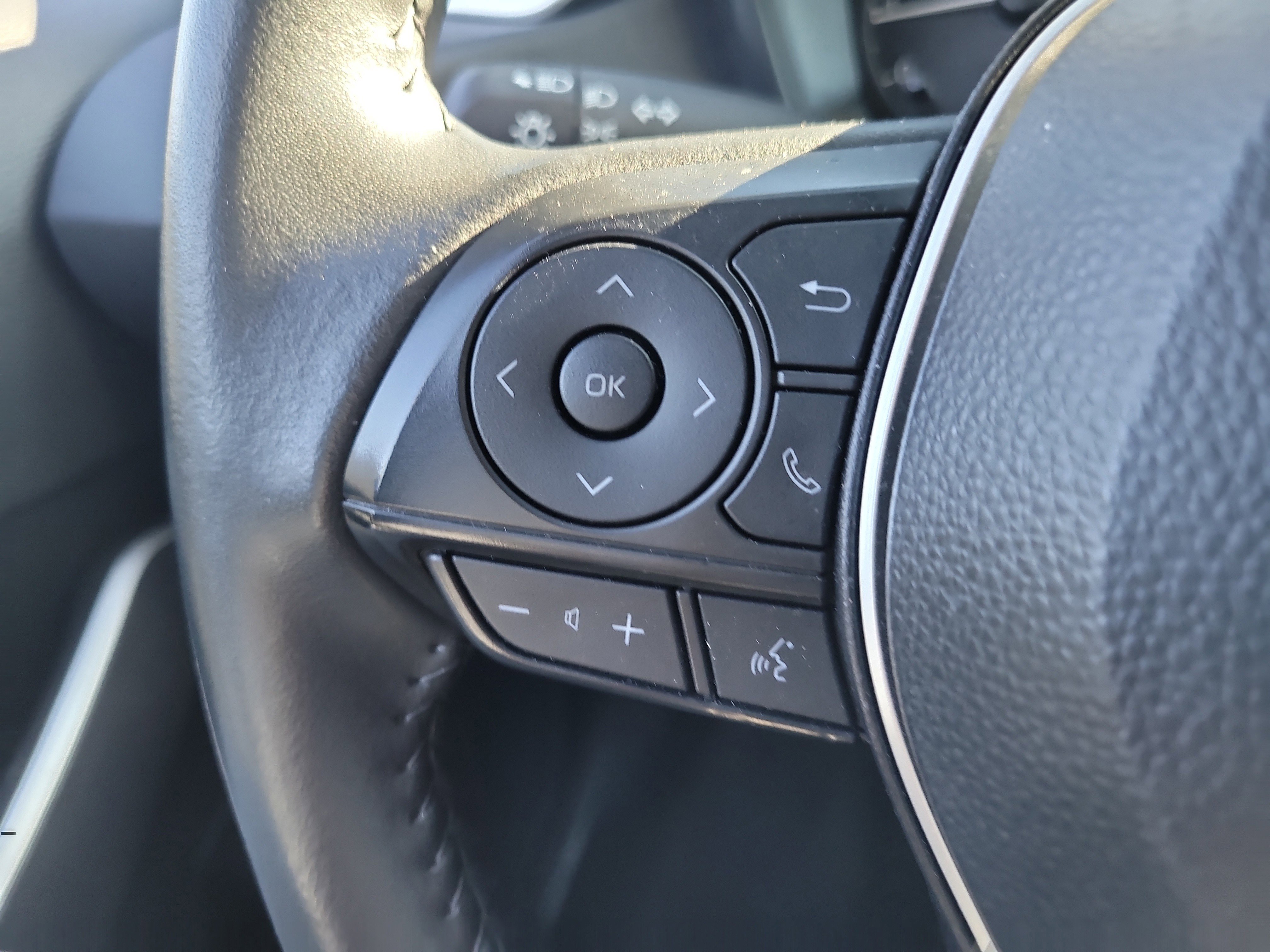 Certified 2025 Toyota Corolla SE image 27