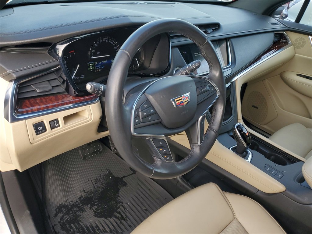 Used 2018 Cadillac XT5 Luxury w/ Driver Awareness Package image 11