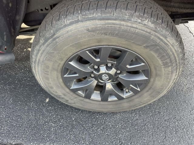 Used 2020 Toyota Tacoma SR5 RWD image 9
