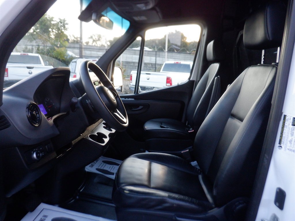 Used 2021 Freightliner Sprinter 2500 image 15