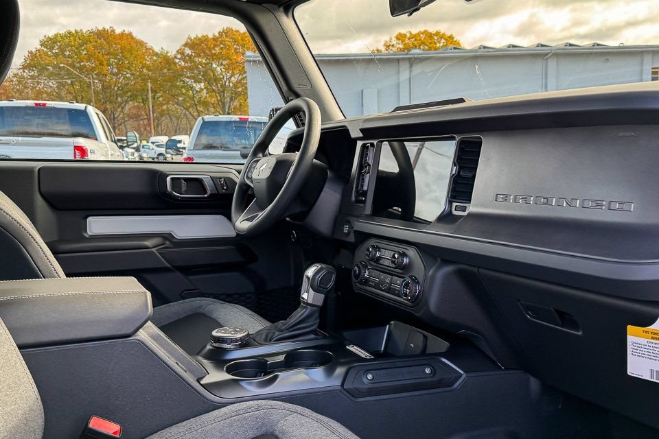 New 2025 Ford Bronco 2-Door w/ Sasquatch Package AWD/4WD image 17