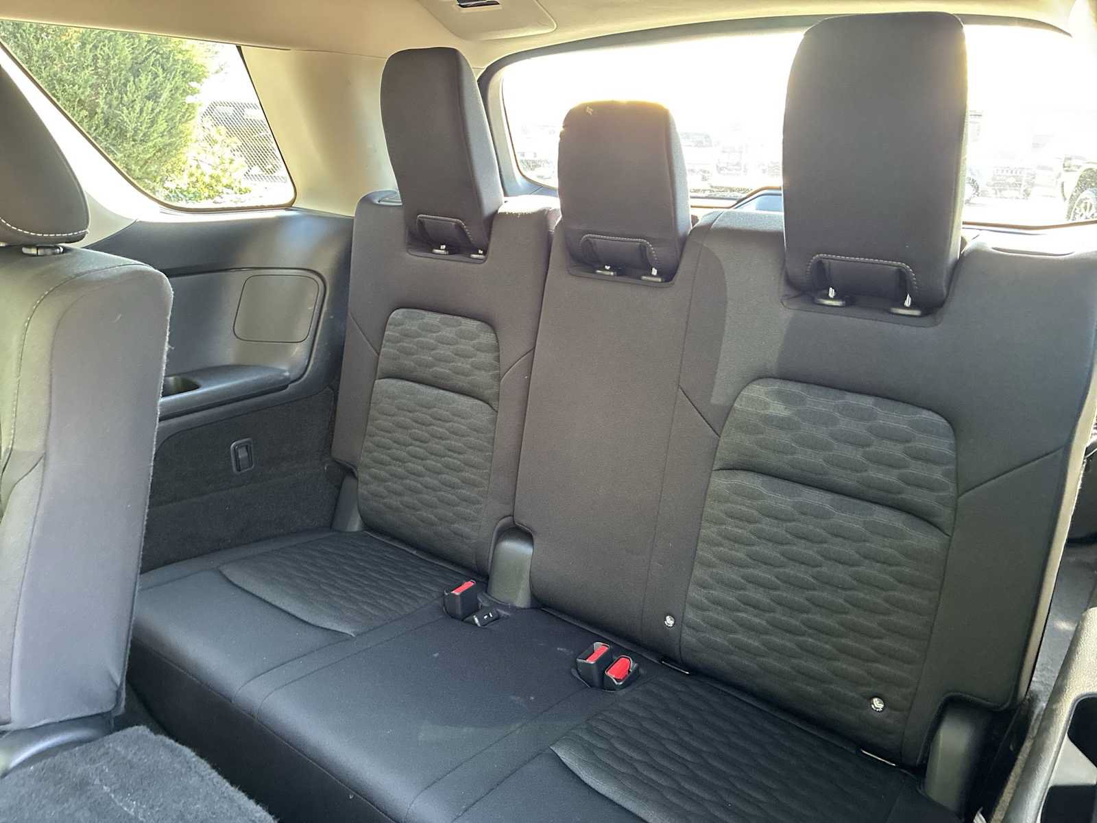 Used 2024 Nissan Pathfinder SV AWD/4WD image 23