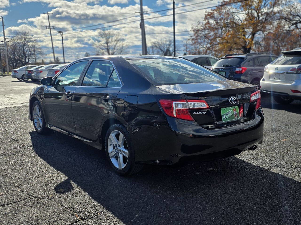 Used 2014 Toyota Camry SE image 5