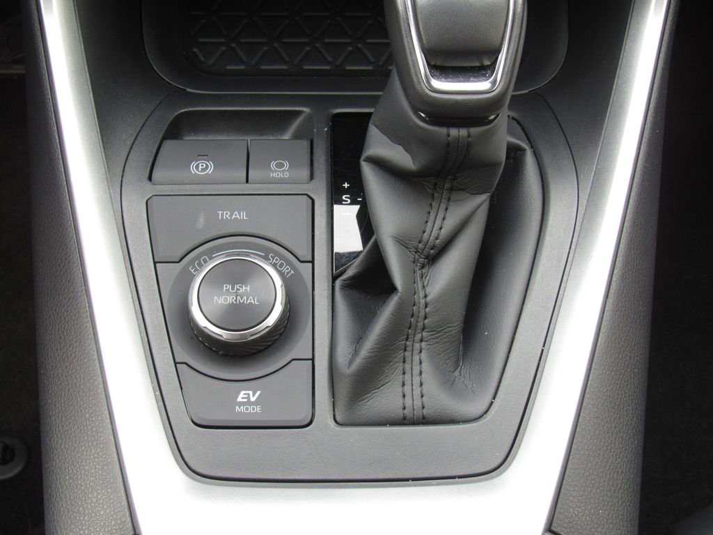 Certified 2025 Toyota RAV4 XLE Premium AWD/4WD image 31