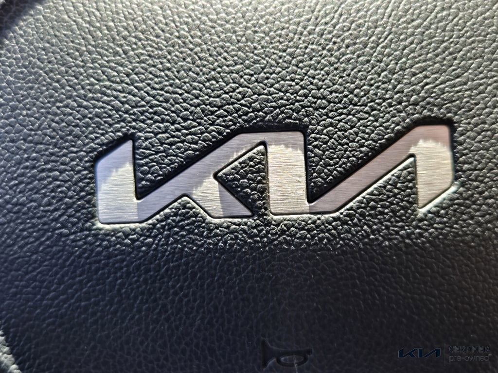 Certified 2022 Kia Sorento S image 30