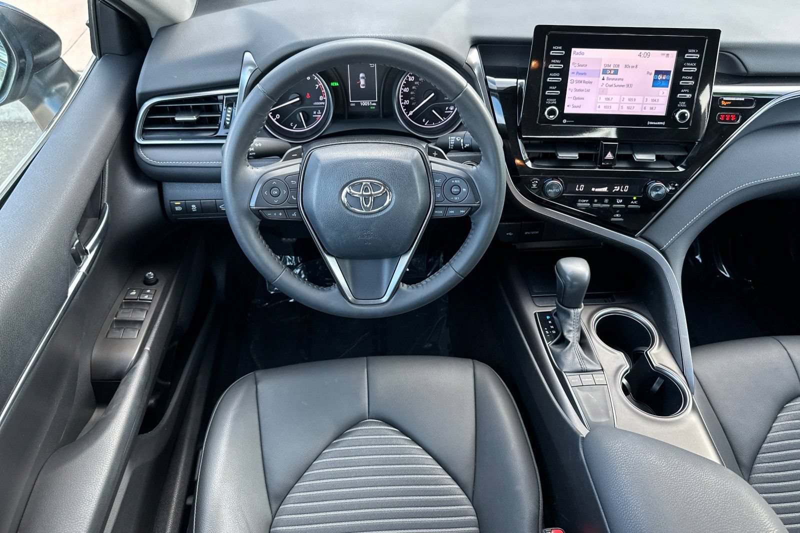Used 2024 Toyota Camry SE w/ Convenience Package FWD image 14