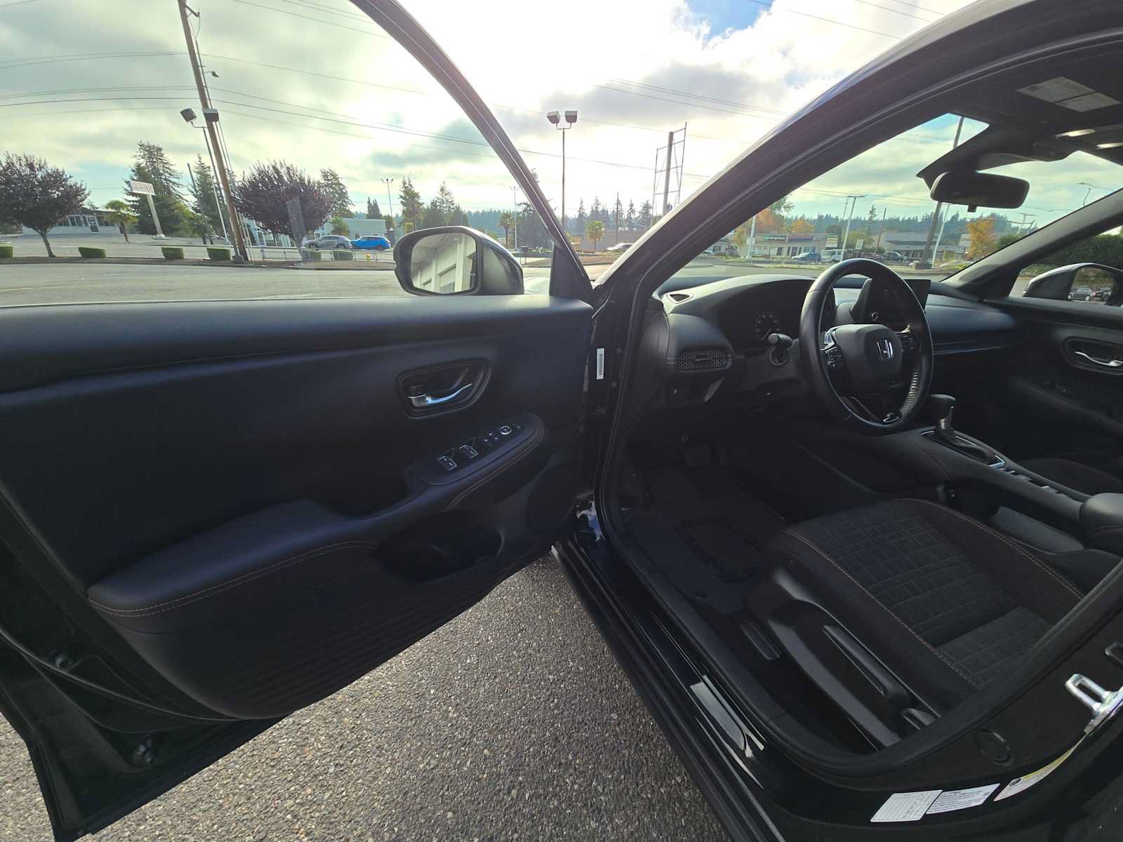 Used 2025 Honda HR-V Sport image 20