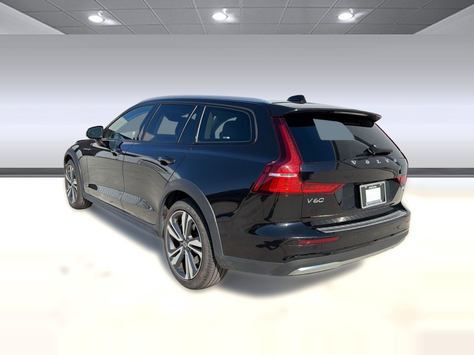 Certified 2025 Volvo V60 B5 Cross Country Plus AWD/4WD image 3