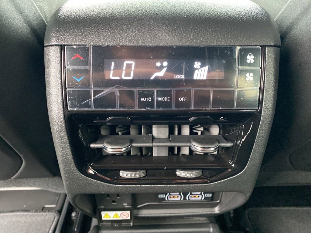 New 2025 Jeep Grand Cherokee L Altitude image 38