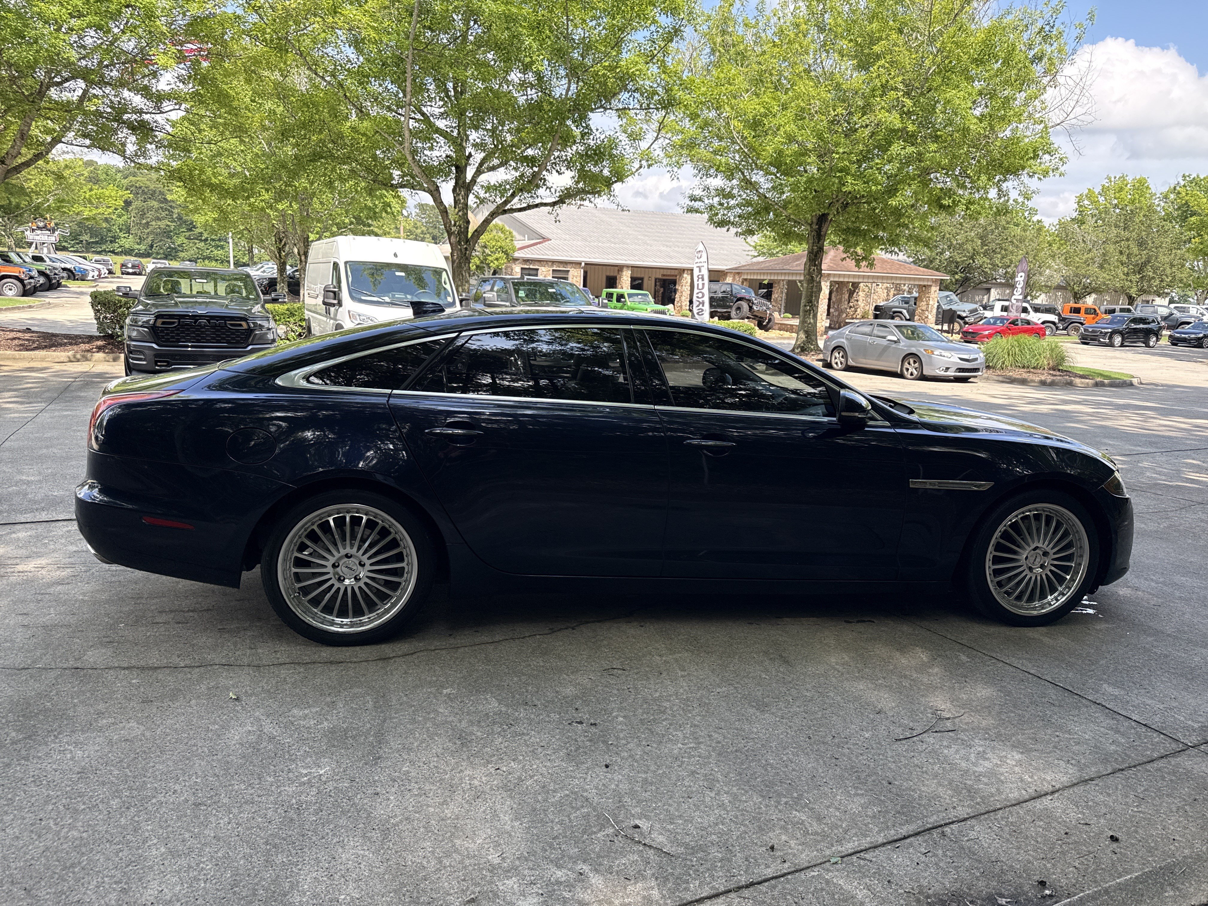 Used 2016 Jaguar XJ L Portfolio AWD/4WD image 8