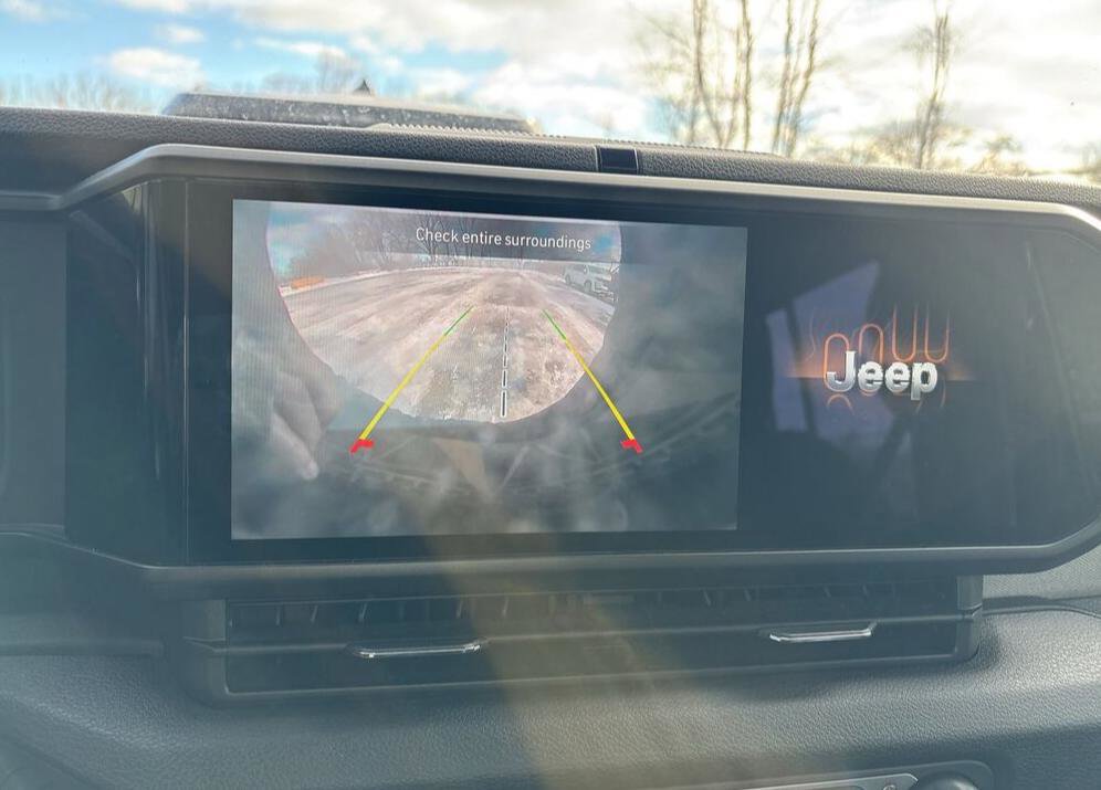 Used 2024 Jeep Wrangler Willys image 10