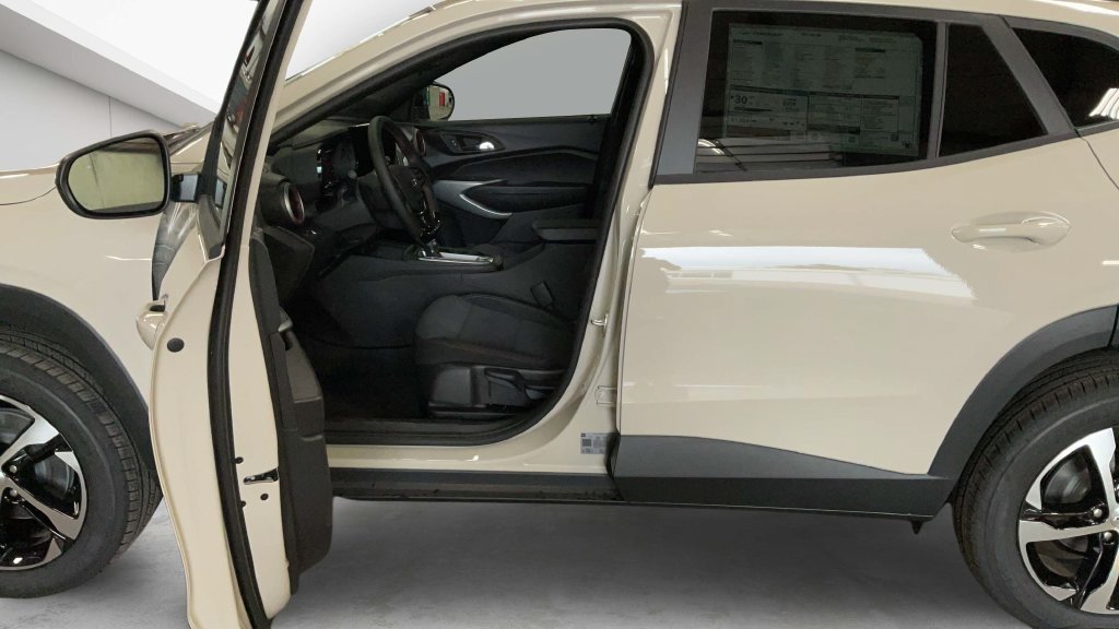 New 2026 Chevrolet Trax RS w/ Driver Confidence Package FWD image 37