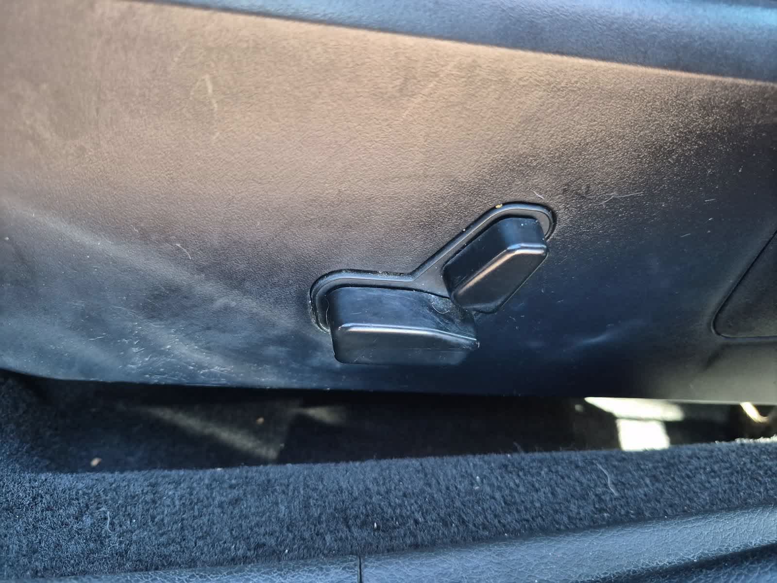Used 2013 Chrysler 200 Limited FWD image 17