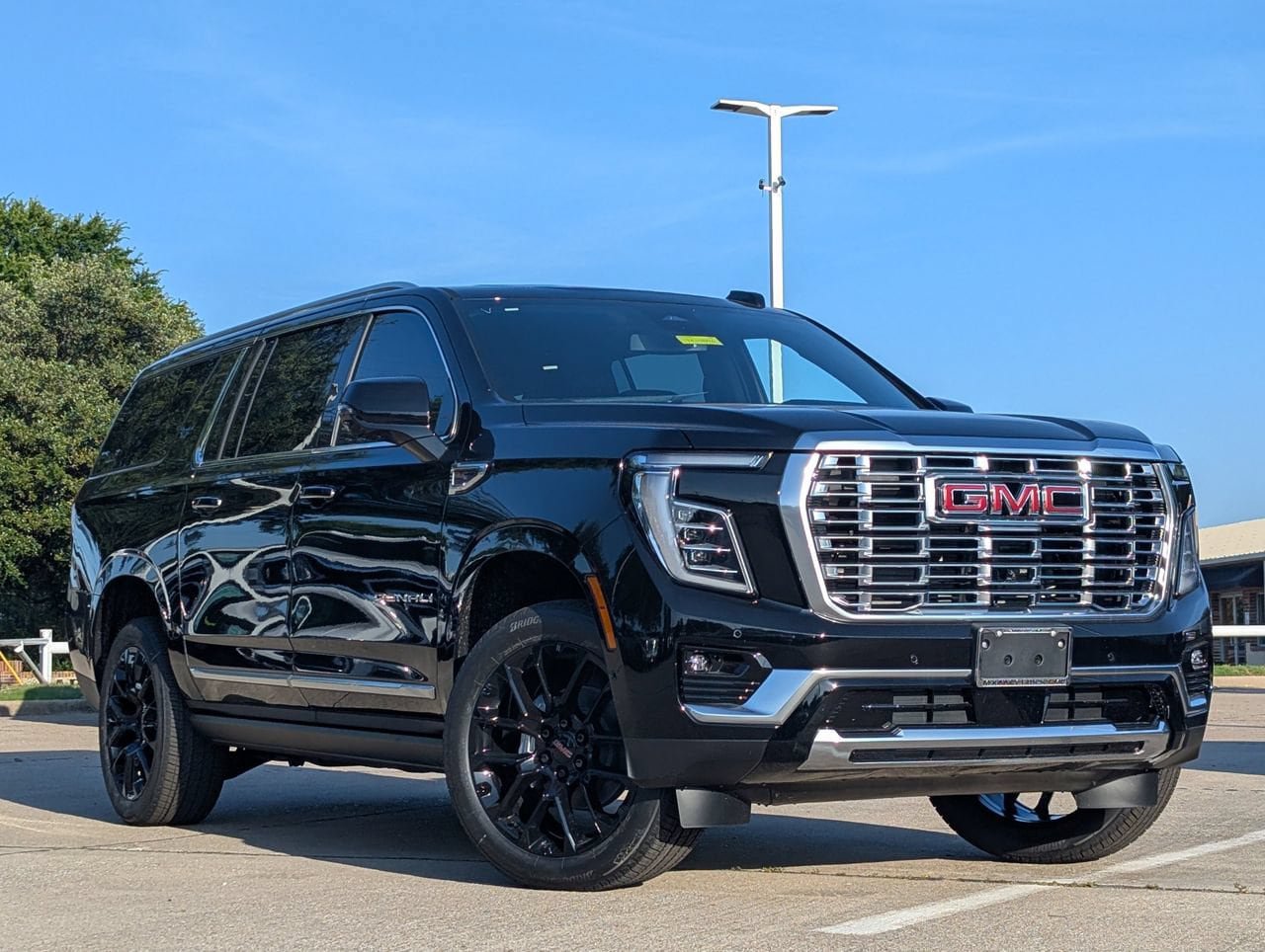 New 2026 GMC Yukon XL Denali w/ Sun & Power Step Package RWD image 2
