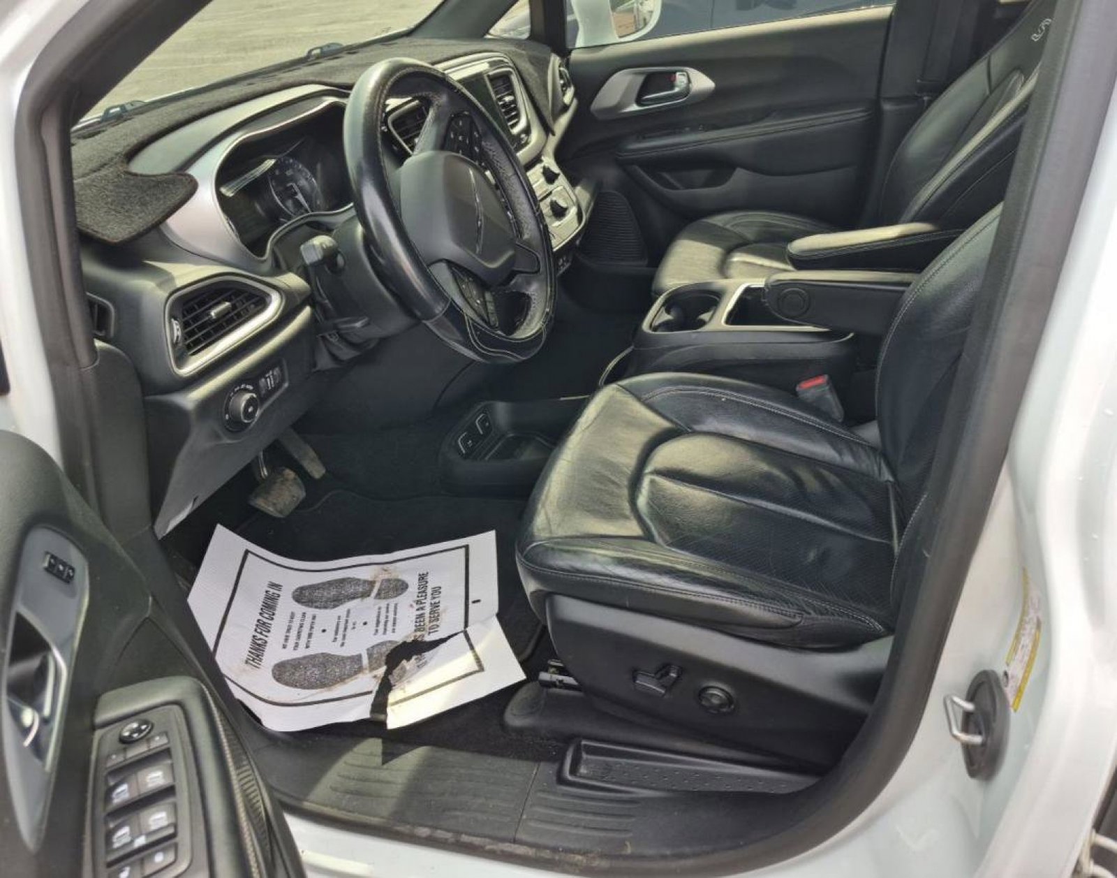 Used 2020 Chrysler Pacifica Touring-L Plus w/ Advanced Safetytec Group FWD image 6