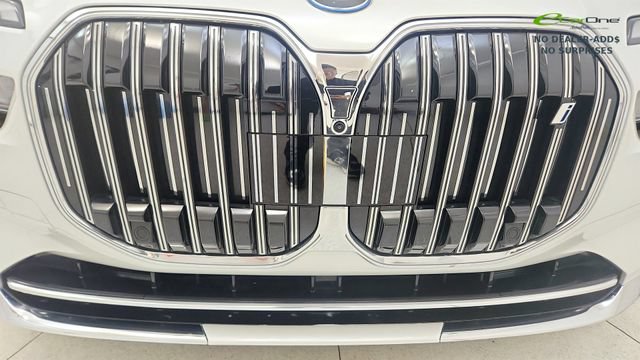 Used 2023 BMW i7 xDrive60 AWD/4WD image 24