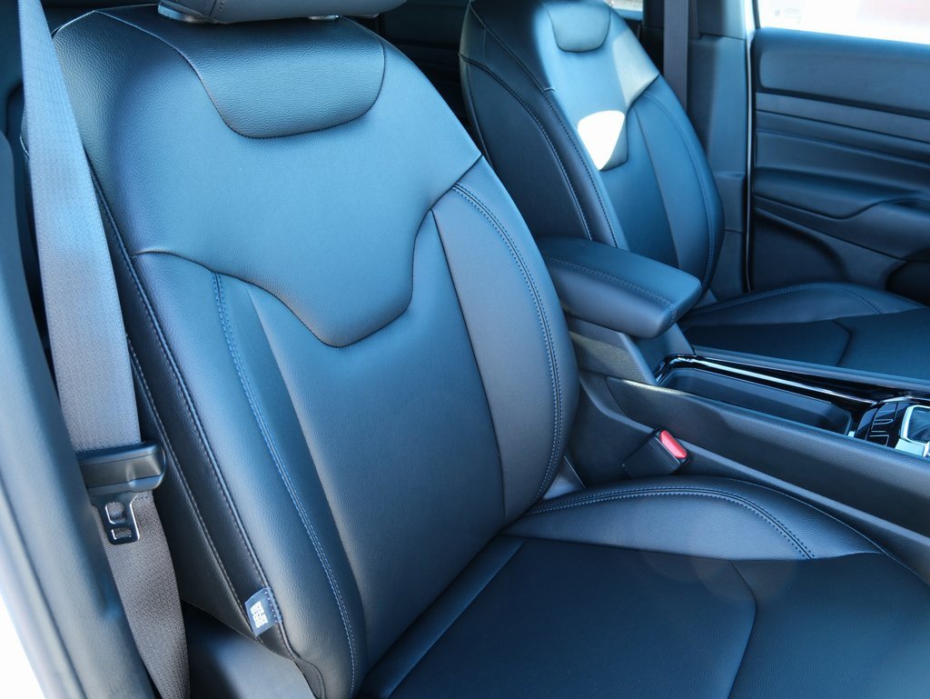 New 2026 Jeep Compass Limited image 30