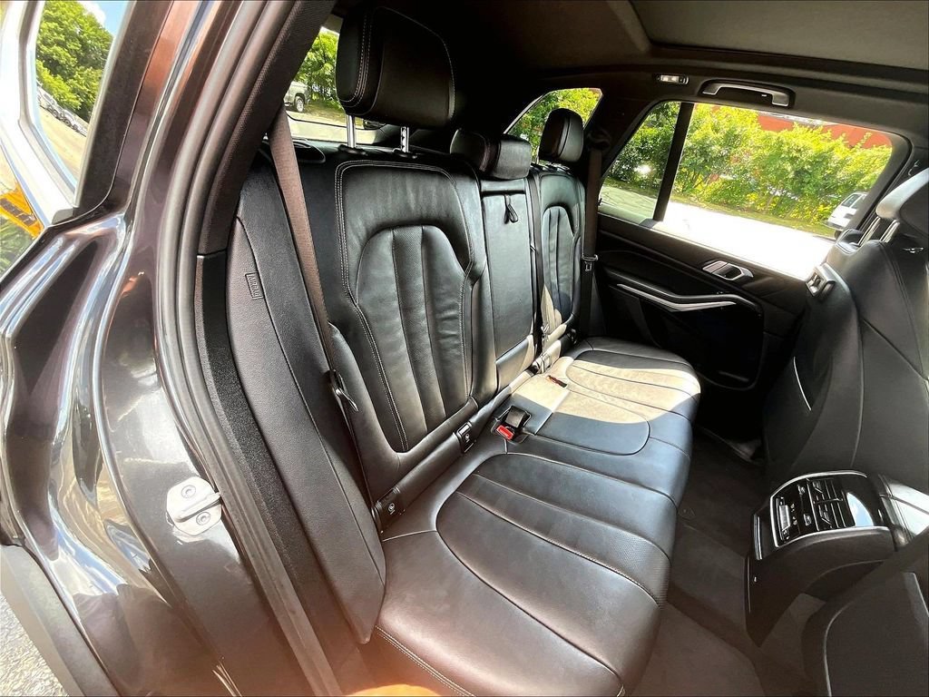 Used 2021 BMW X5 xDrive40i w/ Convenience Package AWD/4WD image 15