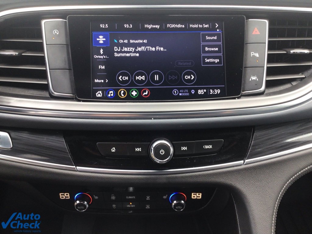 Used 2022 Buick Enclave Essence image 26