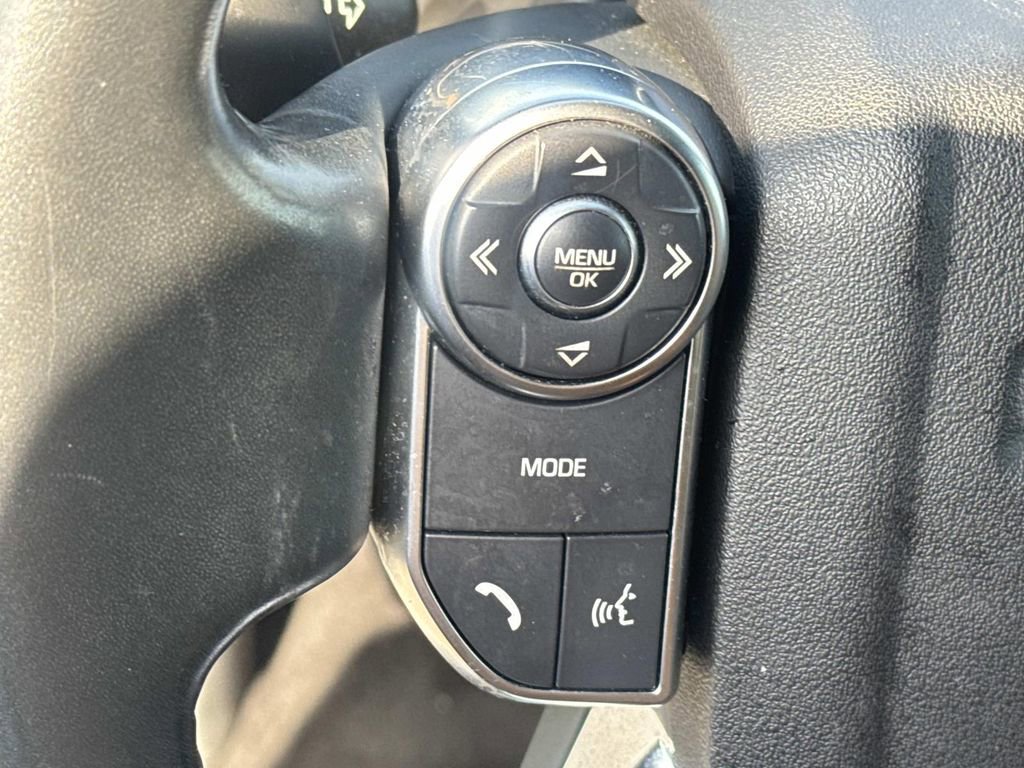 Used 2017 Land Rover Discovery HSE image 25