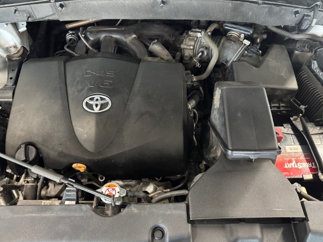 Used 2019 Toyota Highlander XLE AWD/4WD image 7