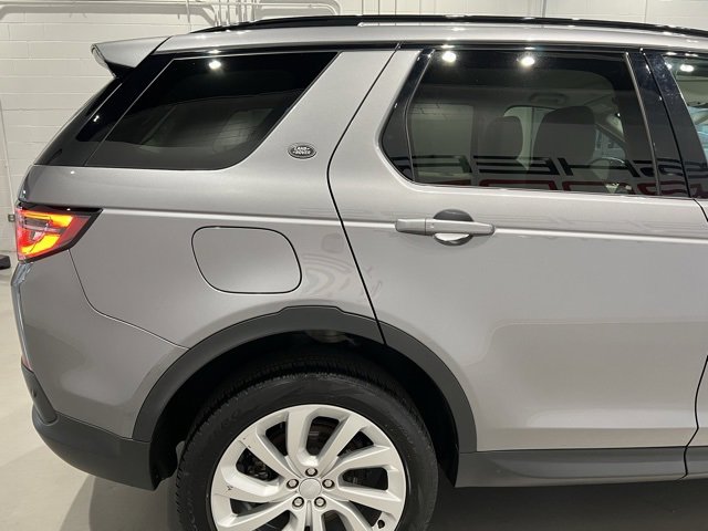 Used 2023 Land Rover Discovery Sport SE image 9