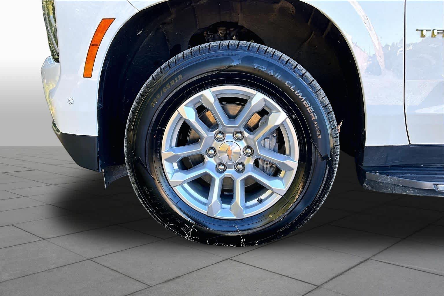 Used 2025 Chevrolet Tahoe LT AWD/4WD image 11