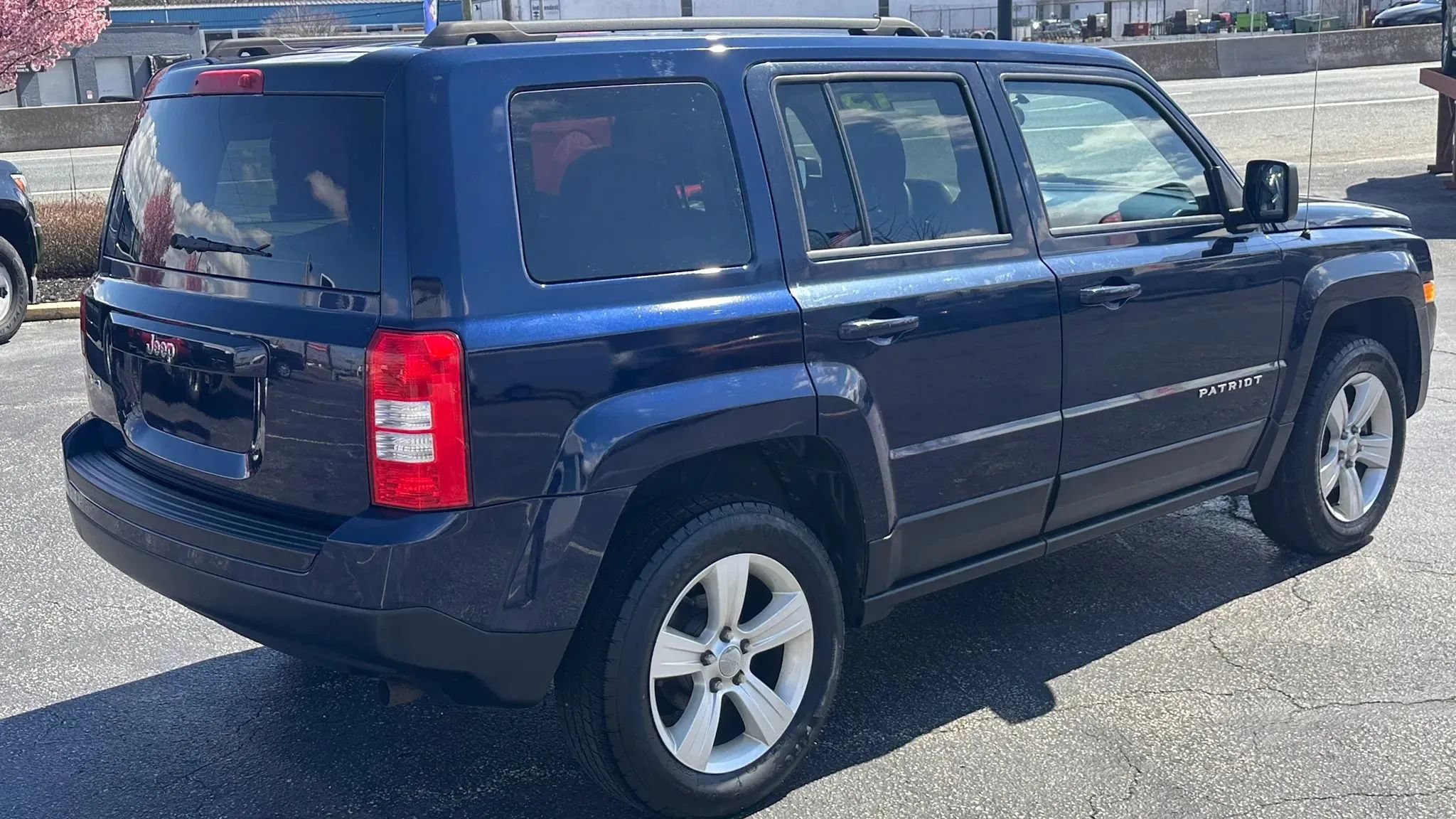 Used 2015 Jeep Patriot Sport w/ Power Value Group AWD/4WD image 5