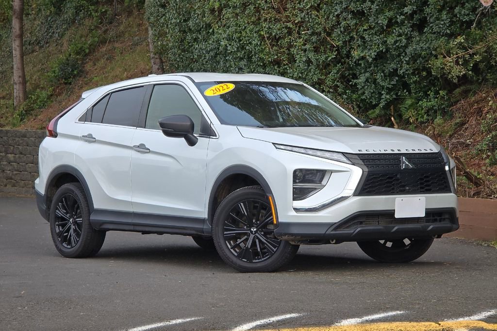 Used 2022 Mitsubishi Eclipse Cross LE image 1