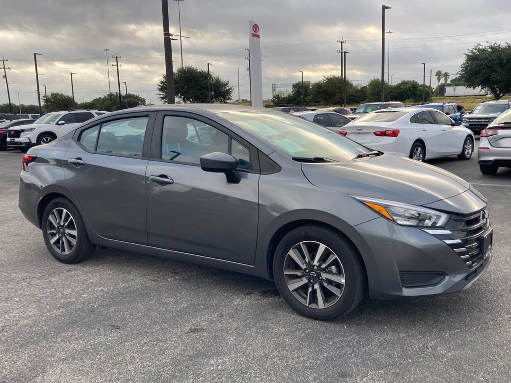 Used 2025 Nissan Versa SV FWD image 2