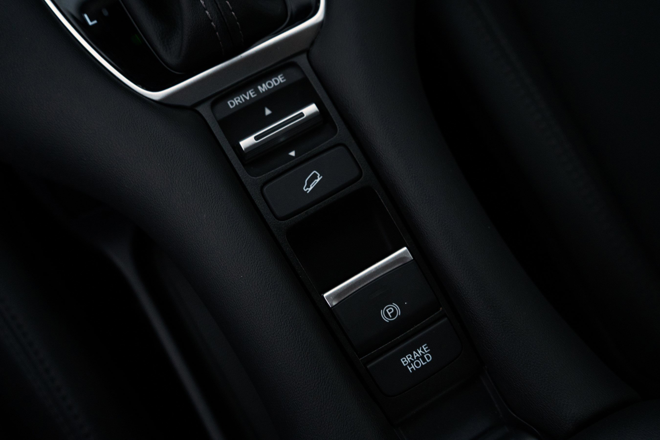 Certified 2025 Honda HR-V EX-L image 28