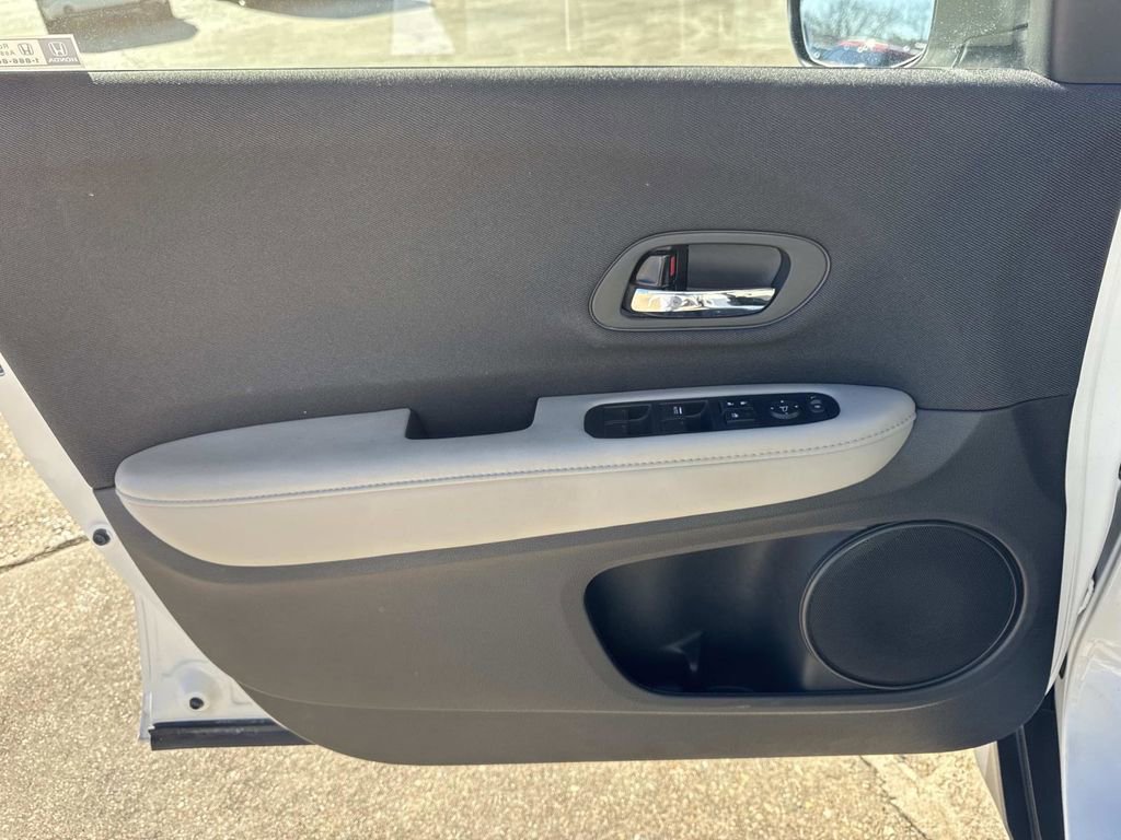 Used 2021 Honda HR-V LX image 35