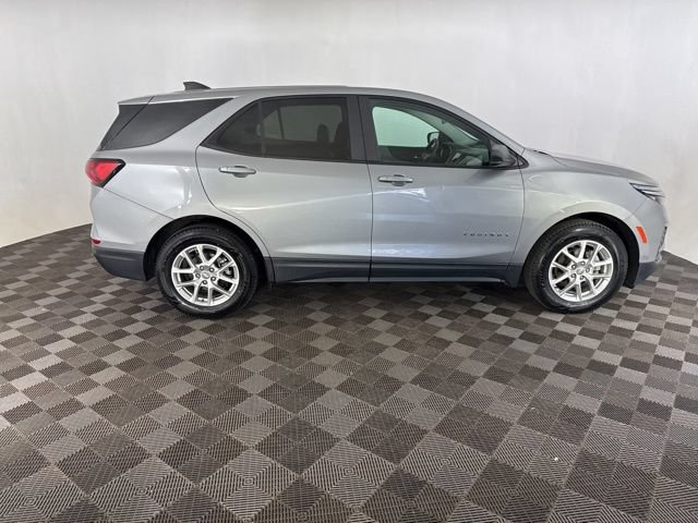 Used 2023 Chevrolet Equinox LS w/ LS Convenience Package FWD image 6