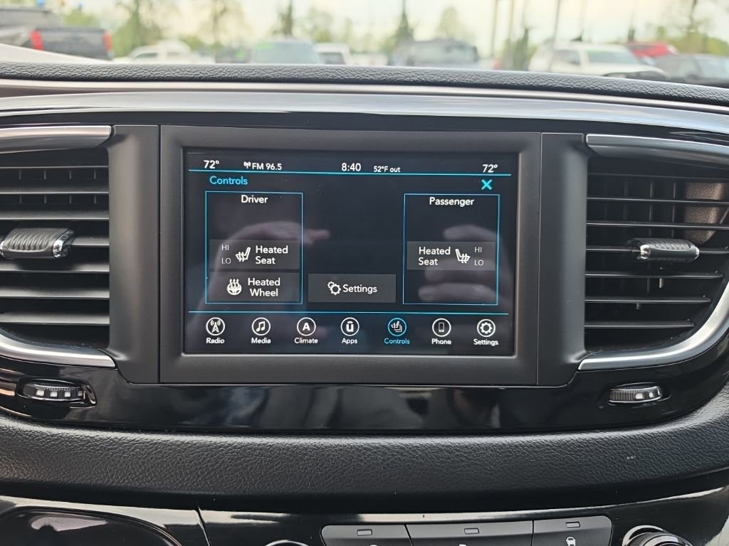 Used 2020 Chrysler Pacifica Touring-L FWD image 15