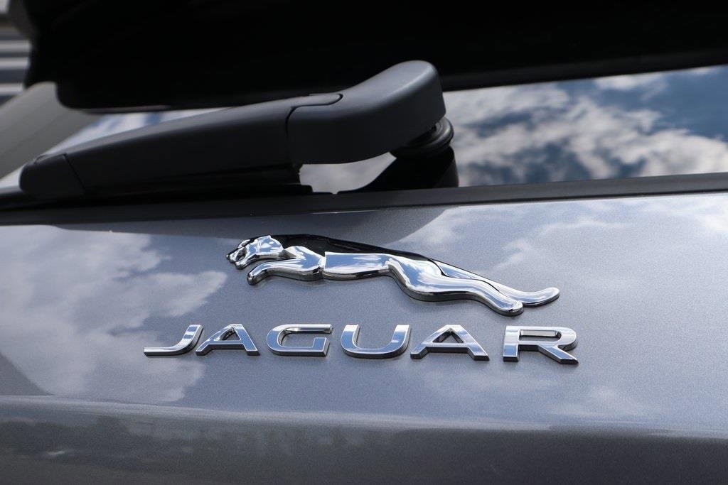 New 2025 Jaguar F-PACE R-Dynamic S image 7