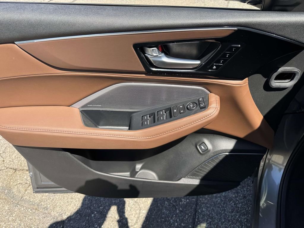 Certified 2025 Acura MDX SH-AWD w/ Technology Package image 15