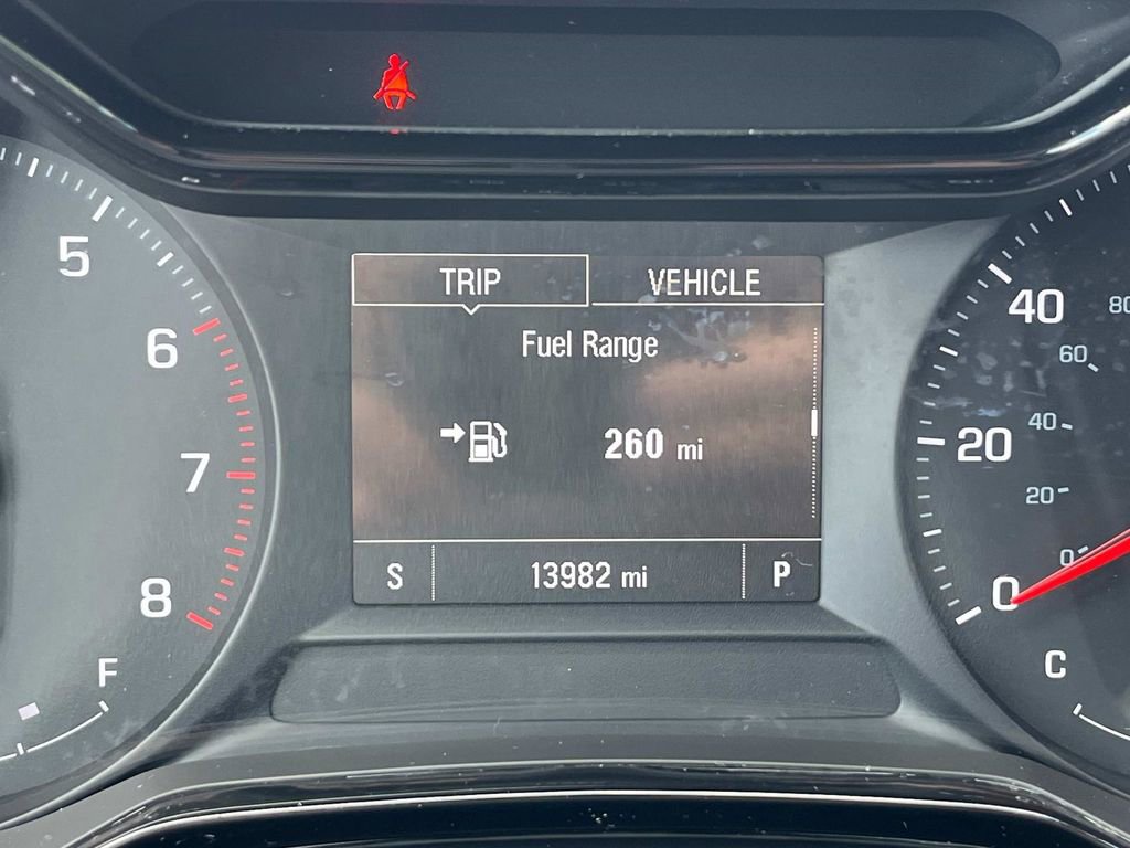 Used 2025 Chevrolet Trax LS image 33