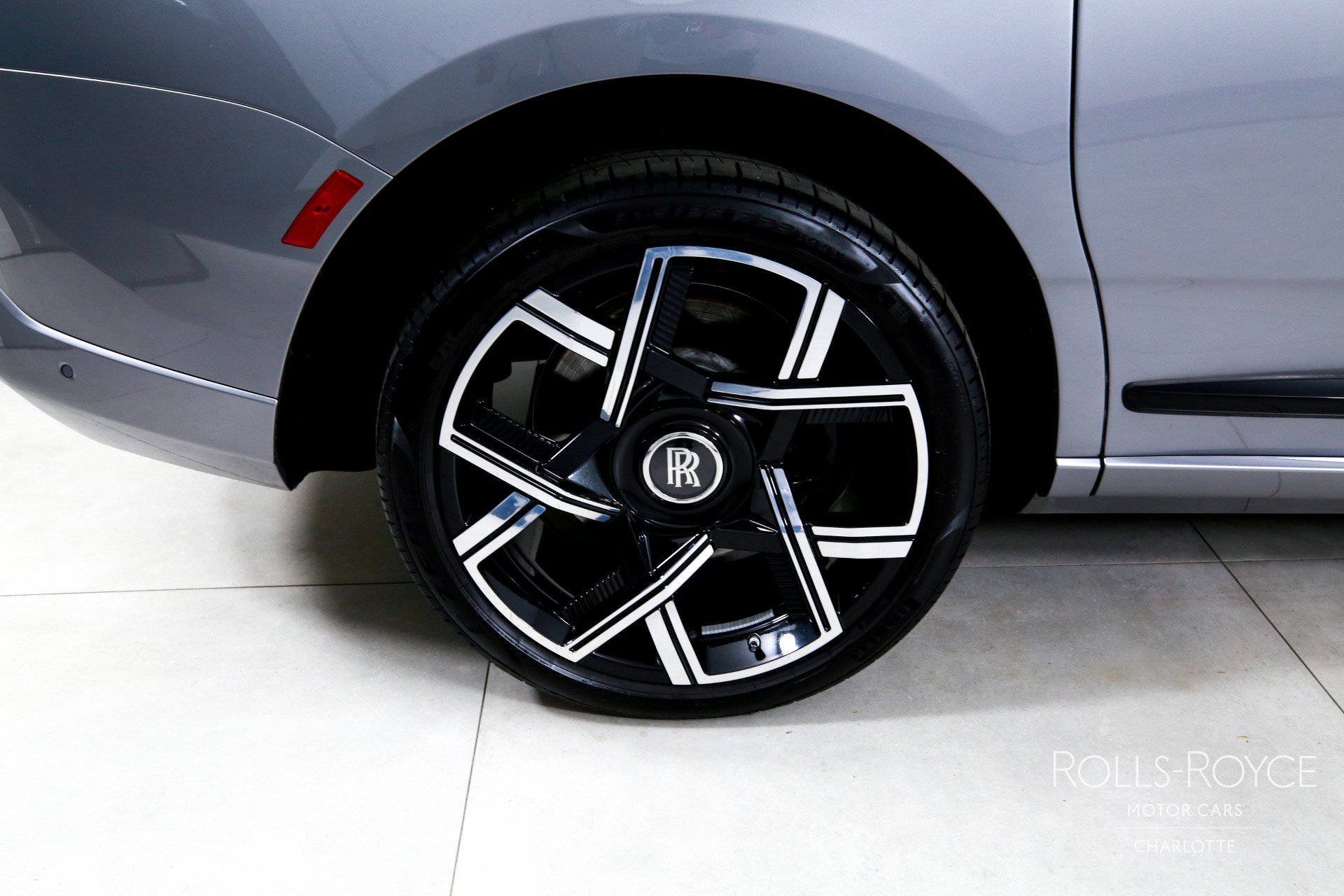 Used 2026 Rolls-Royce Cullinan Black Badge image 38