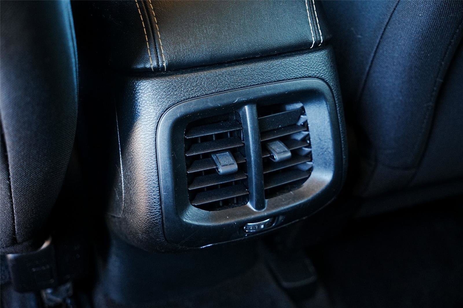 Used 2016 Jeep Cherokee Sport image 27