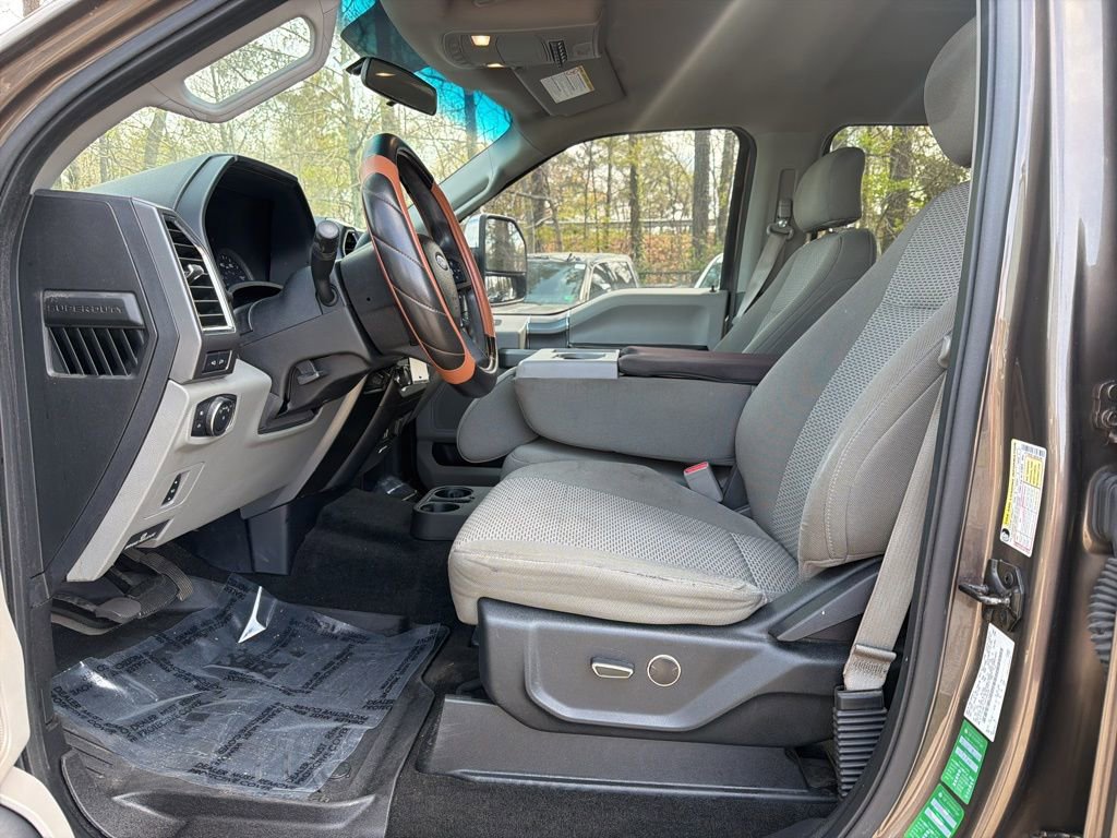 Used 2017 Ford F250 XLT w/ XLT Premium Package image 16