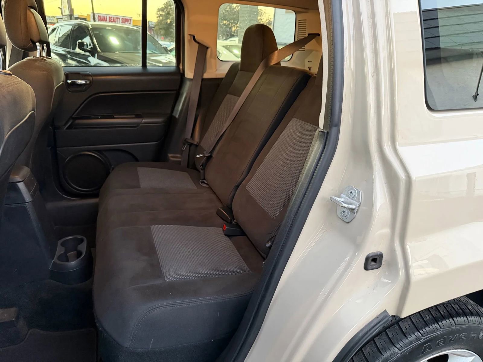 Used 2016 Jeep Patriot Latitude w/ Sun/Sound Group image 29