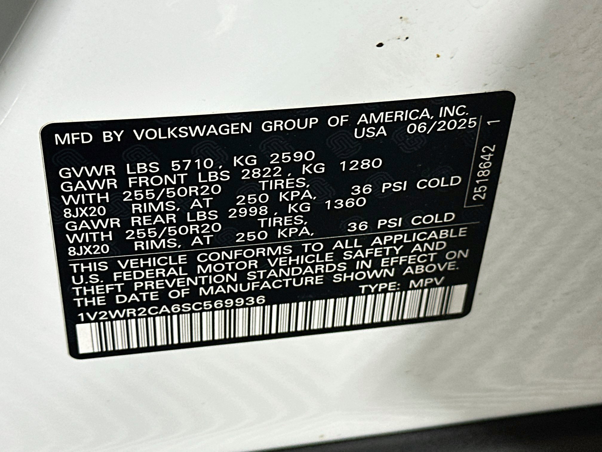 Used 2025 Volkswagen Atlas SE FWD image 12