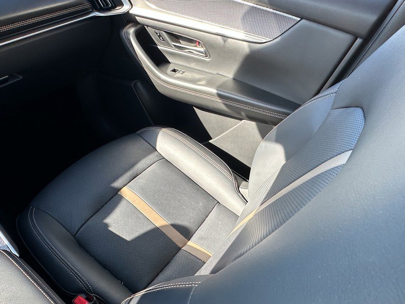 Certified 2025 MAZDA CX-90 3.3 Turbo S w/ Premium Package image 17