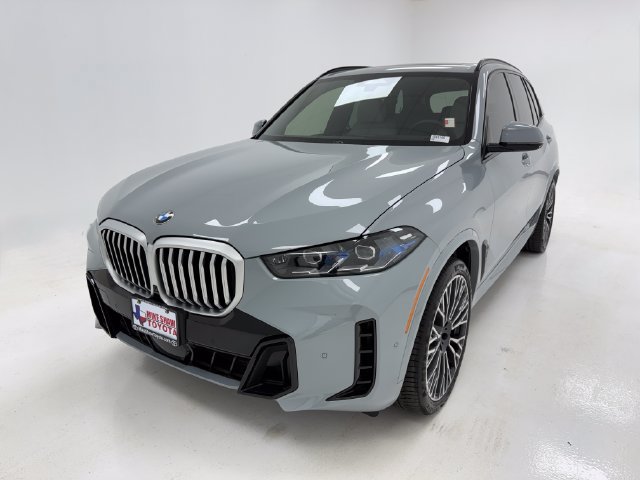 Used 2026 BMW X5 xDrive40i w/ M Sport Package AWD/4WD image 4