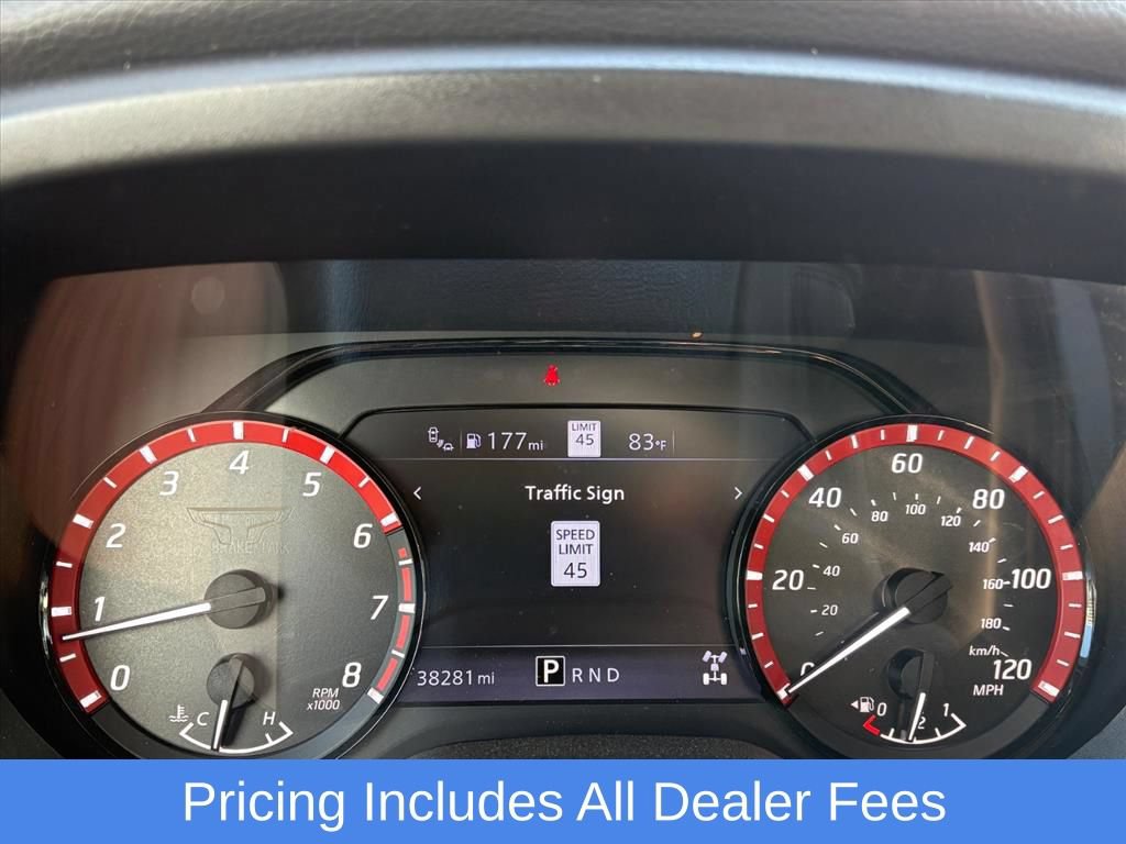 Used 2021 Nissan Titan PRO-4X w/ Pro-4x Convenience Package AWD/4WD image 9