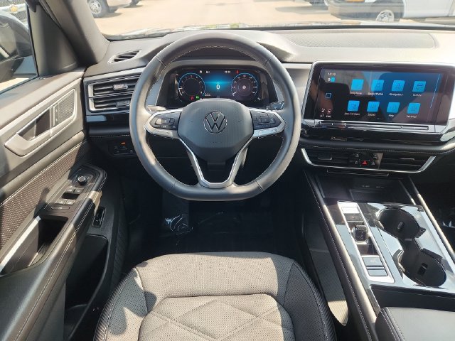 Used 2024 Volkswagen Atlas Cross Sport SE FWD image 22