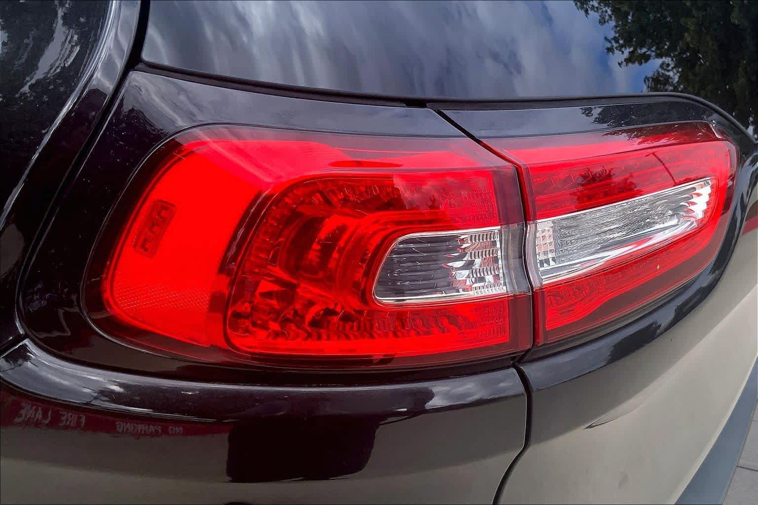 Used 2015 Jeep Cherokee Latitude w/ Comfort/Convenience Group FWD image 28