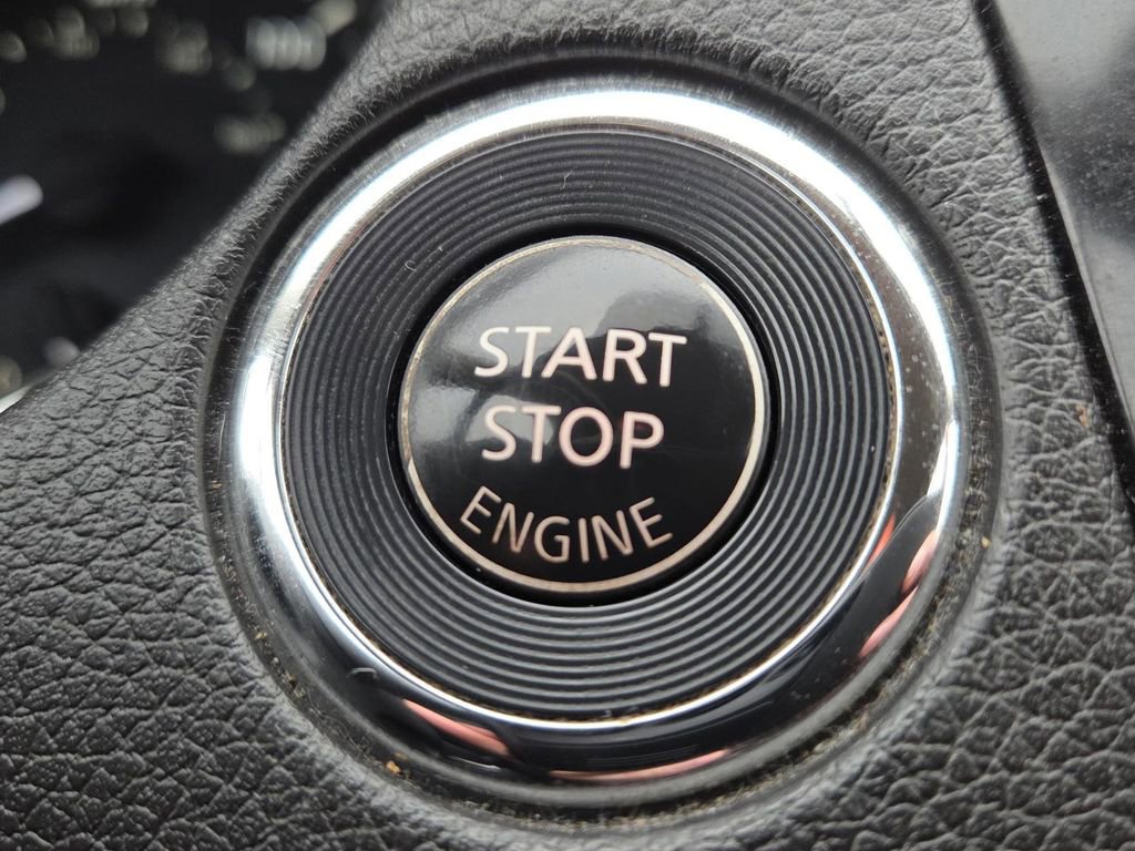 Used 2016 Nissan Rogue SV image 30